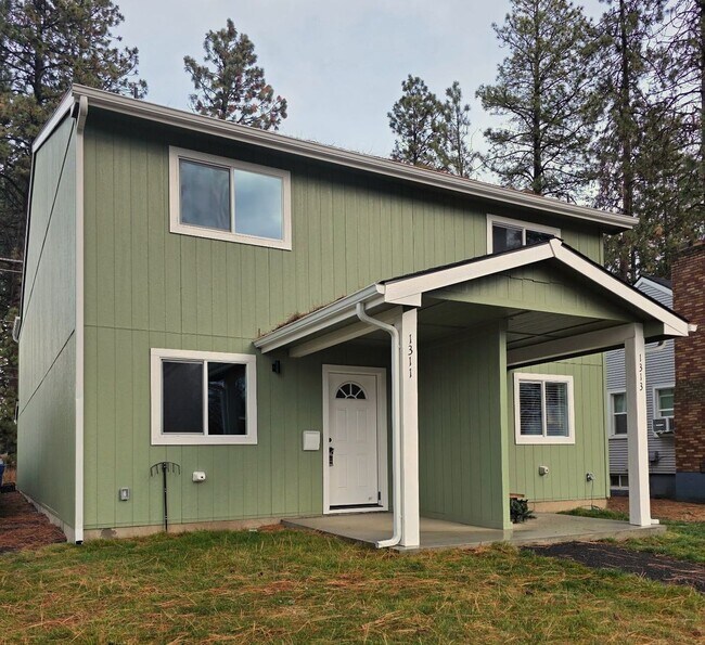 Foto del edificio - E. 38th Avenue Duplex's