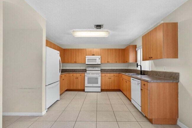 Building Photo - 662 Perdido Heights Dr