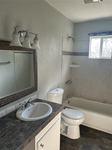 Building Photo - 4605 Navajo Dr
