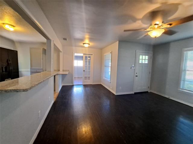 Building Photo - 10433 Cayuga Dr