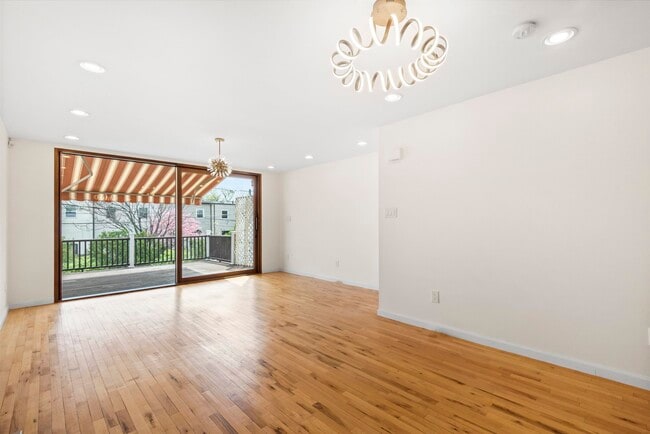 Foto del edificio - 325 10th St
