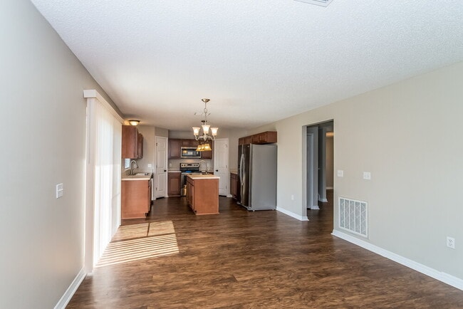 Building Photo - 3017 Sunset Ridge Dr