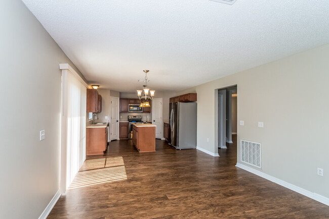 Foto del edificio - 3017 Sunset Ridge Dr
