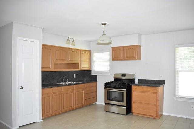 Building Photo - 205 Dallas Dr