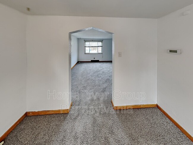 Building Photo - 2303 Saranac Ave