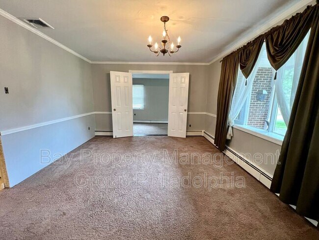 Foto del edificio - 140 Woodland Dr