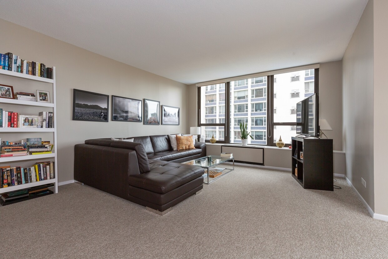 Foto principal - 1313 N Ritchie Ct