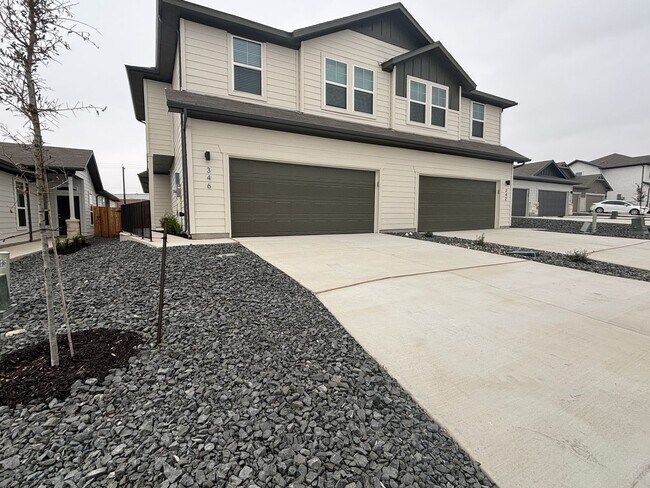 Foto del edificio - Want luxury living in the Far West ...Look no further...Amanda Park is it!