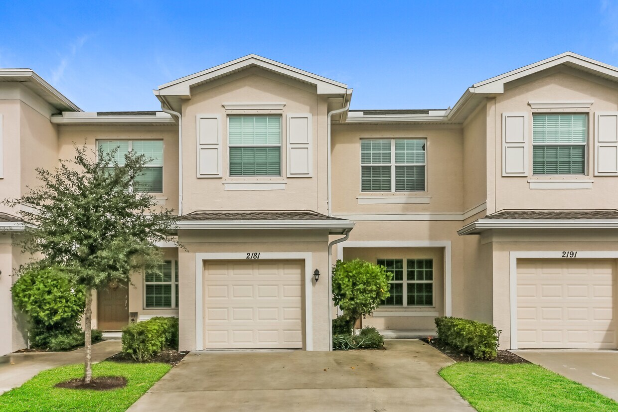 Primary Photo - 2181 NW Treviso Cir
