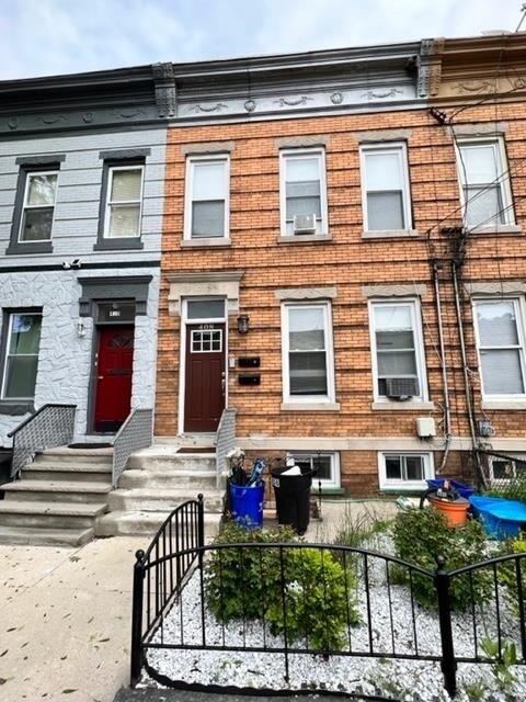 Primary Photo - 408 Woodlawn Ave