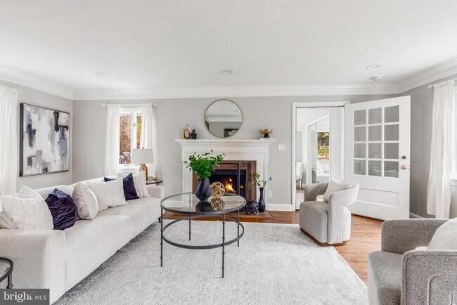 Foto del edificio - 2400 S Arlington Ridge Rd