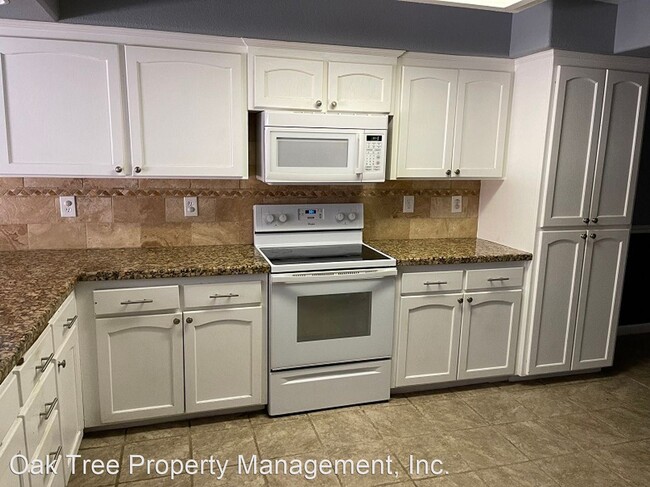 Foto del edificio - 3 br, 2 bath House - 5141 W. Paul Avenue