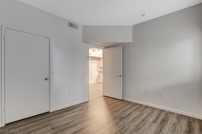 Foto del edificio - 2615 W Gary Ave