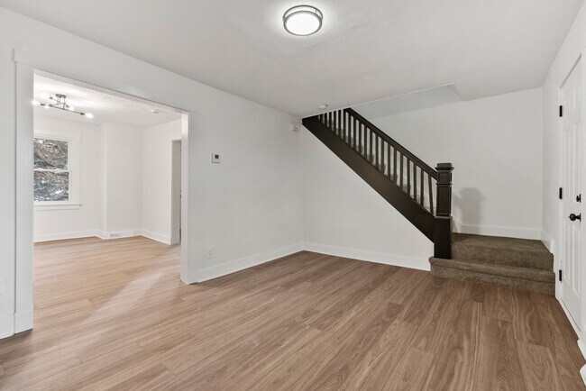 Foto del edificio - 7700-7704 Stanton Avenue