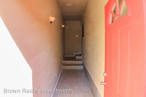 Foto del edificio - 1639 NE 50th St