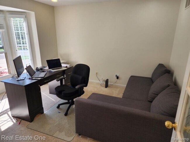 Foto del edificio - 41568 Thoreau Ridge