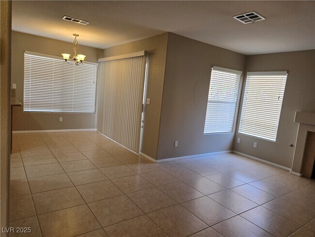 Foto del edificio - 1817 Summit Pointe Dr