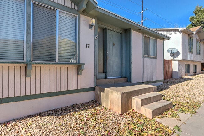 Foto del edificio - 3 Bedroom Home In St. George With Spacious Backyard