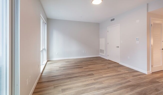 Foto del edificio - 50 Rogers St