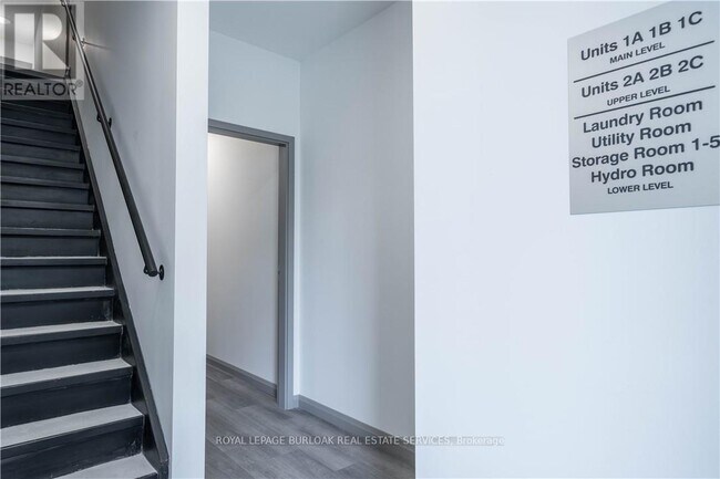 Photo du bâtiment - 36 Grant Ave