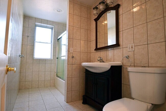 Foto del edificio - Brookline 4-bed 2-bath