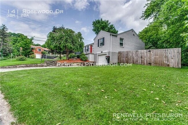 Building Photo - Gorgeous single in Penn Hills