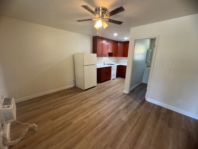 Foto del edificio - Remodeled Studio Near Sutter Park & Tower Bridge