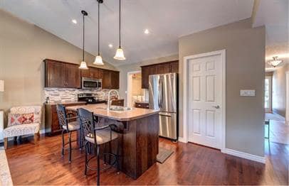 Building Photo - 203 Meadowlark Ln