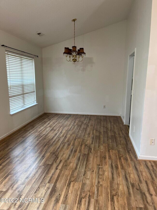 Building Photo - 3000 Satterfield Dr