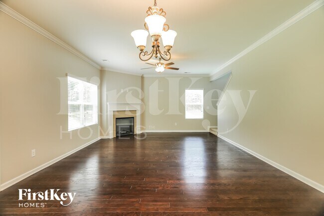 Foto del edificio - 7009 Elm Crest Cir