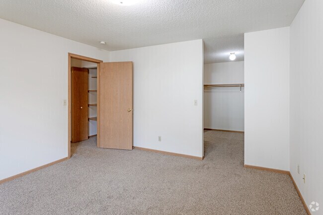2HAB, 2BA - 1,368 ft² - Summit Court Estates