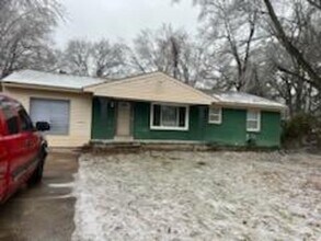 Building Photo - 4060 Tessland Rd