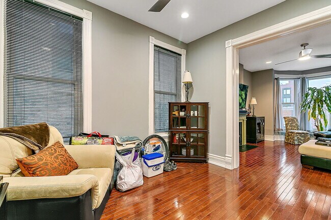 Foto del edificio - 1609 N Wood St