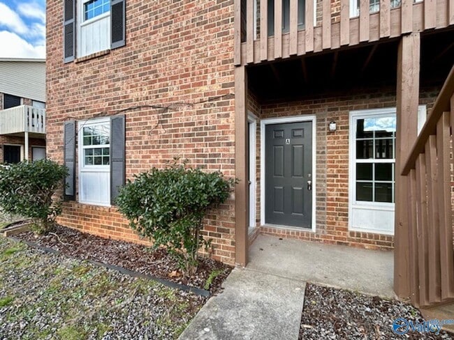 Building Photo - 4422 Bonnell Dr