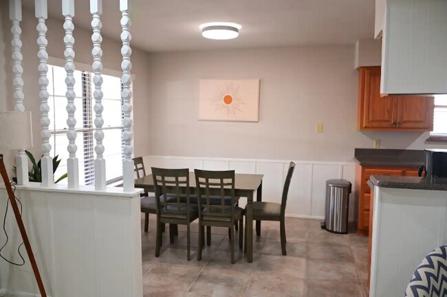 Foto del edificio - 611 Balboa Dr