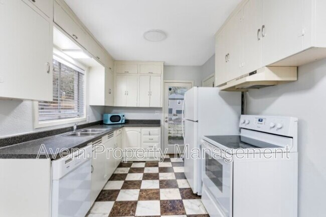 Foto del edificio - 2879 NW Thurman St