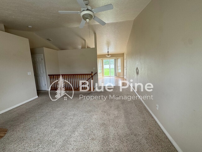 Foto del edificio - 9478 Garden Grove Ln