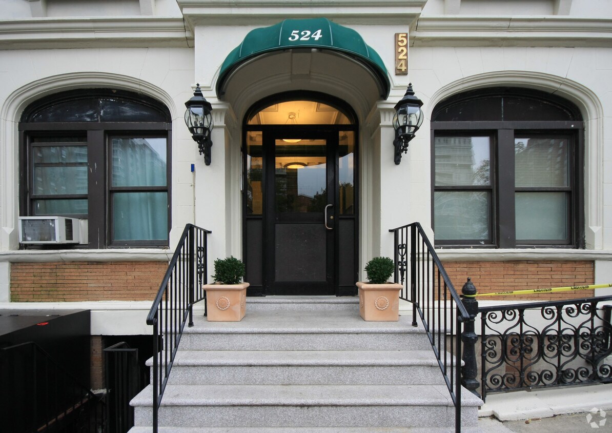 Building Photo - 524 W 123rd St