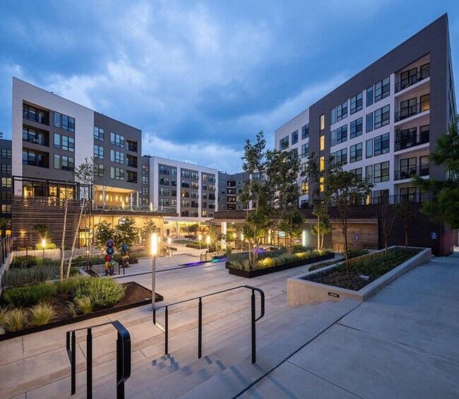 Foto del edificio - 3500 Lenox Rd NE