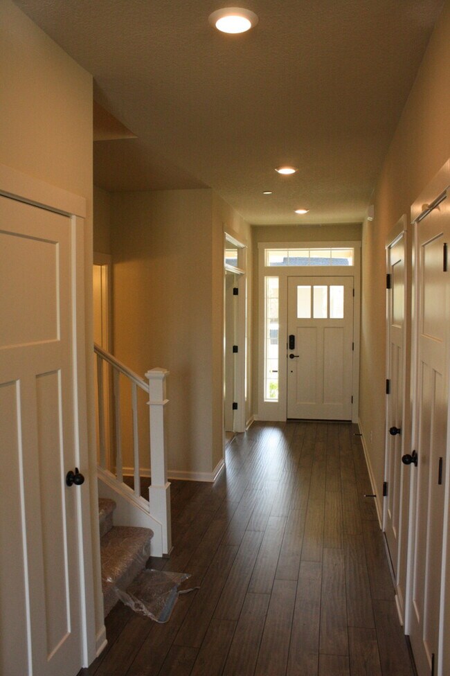 Building Photo - Beautiful Newer Camas Home in Desirable Ne...