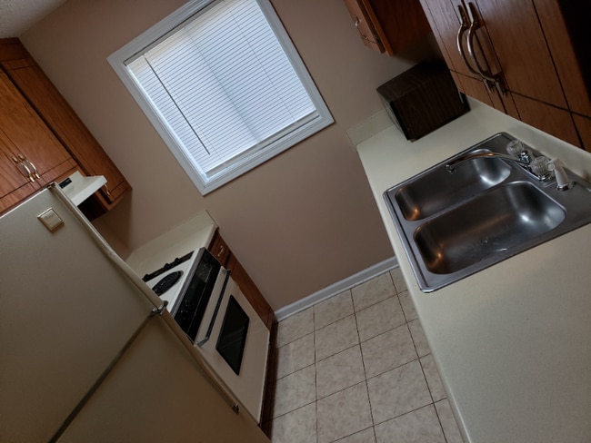 Building Photo - 151 Candlebrook Dr