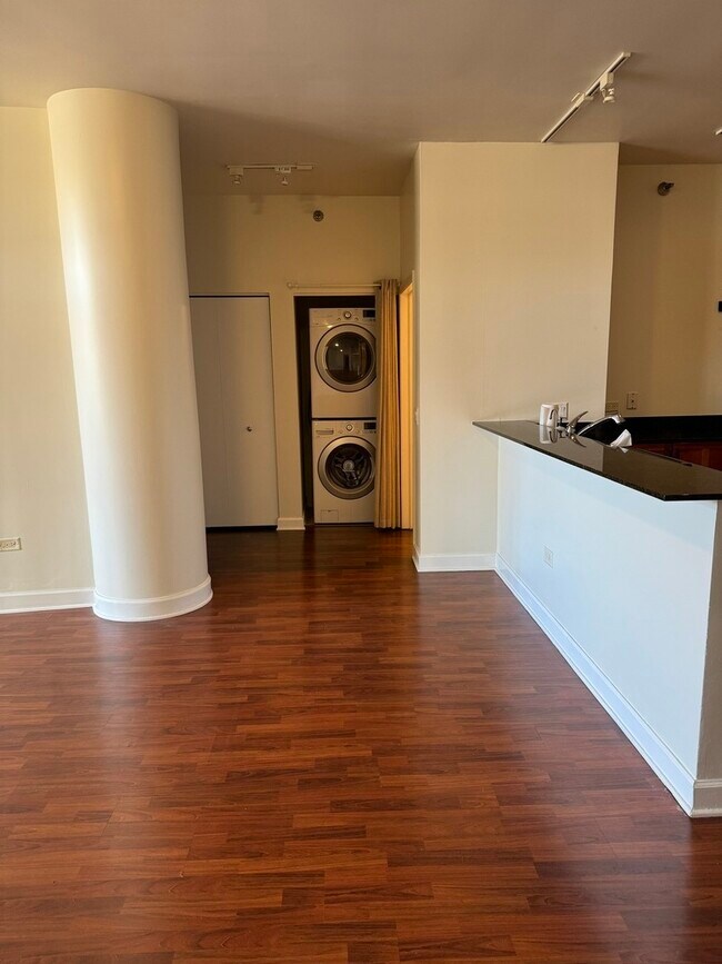 Foto del edificio - 1322 S Prairie Ave