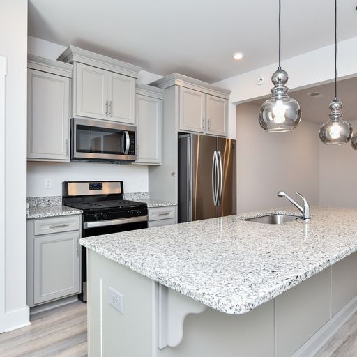 Building Photo - Awesome Townhome near downtown Greer