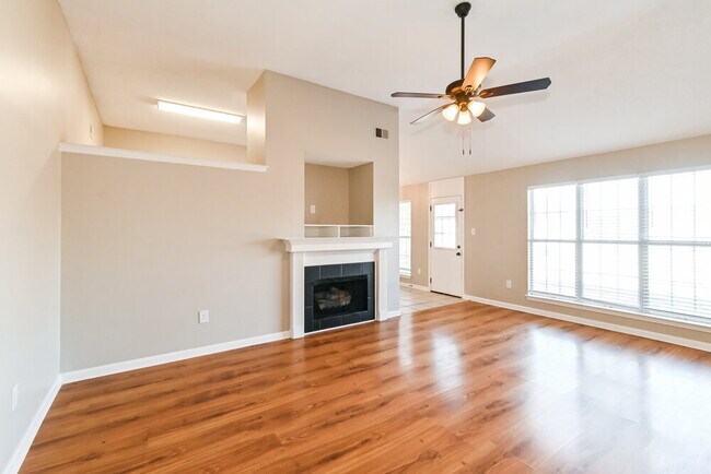 Foto del edificio - 1733 Timber Creek Dr