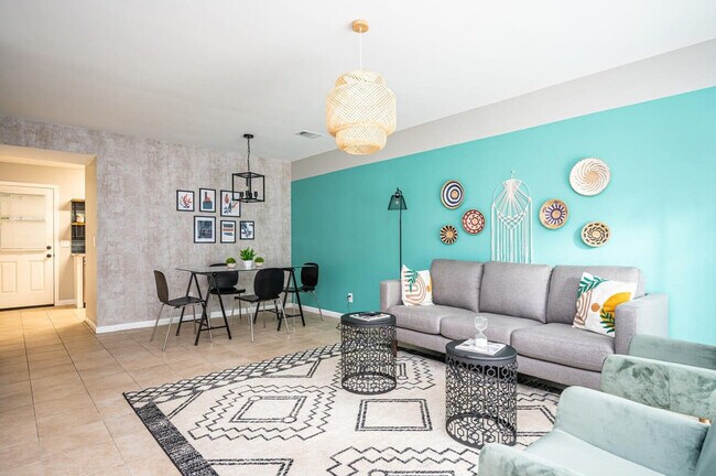 Foto del edificio - 1263 Sweet Pine Dr