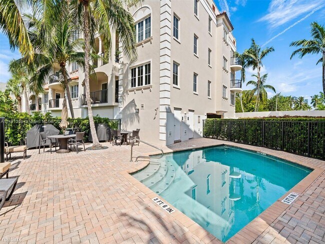 Building Photo - 2 br, 2.5 bath House - 1414 SE 12th St Uni...