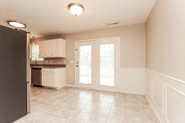 Building Photo - 5052 Tricia Pl
