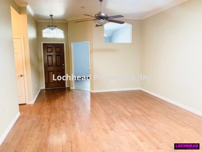 Foto del edificio - 2 BEDROOM TOWNHOME IN THE PASQUINELLIS FAIRWAY VILLAS COMMUNITY IN PLANO!