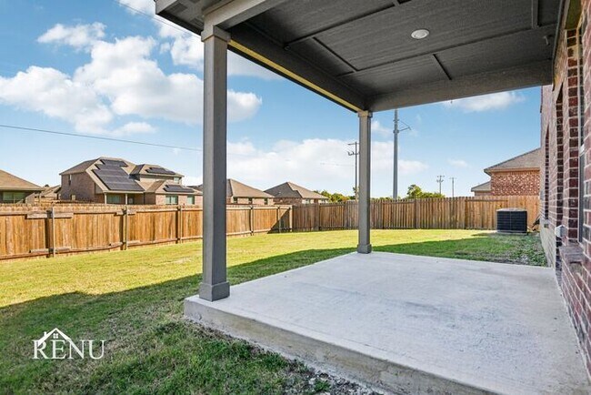 Foto del edificio - 1040 Wheatfield Ln