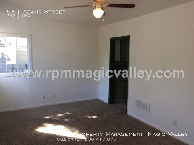 Foto del edificio - 581 Adams Street, 2 bed, 1 bath